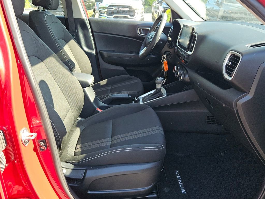 Used 2022 Hyundai Venue SEL w/ Cargo Package FWD image 15