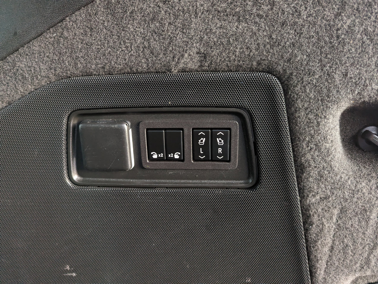 Used 2023 Cadillac Escalade Sport Platinum w/ LPO, Floor Liner Package image 47