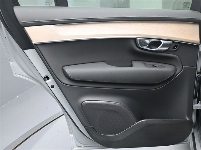 Used 2025 Volvo XC90 B6 Core w/ Protection Package image 23