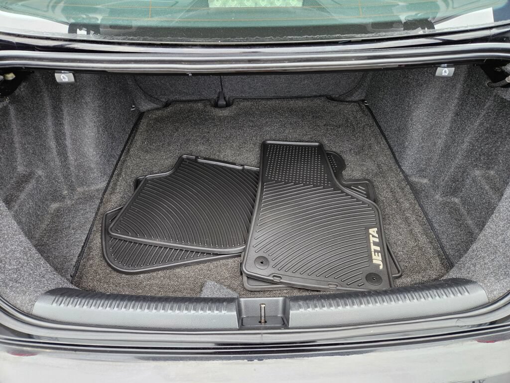 Used 2017 Volkswagen Jetta SE FWD image 11