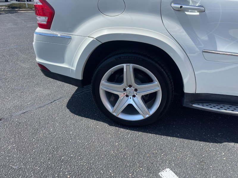 Used 2010 Mercedes-Benz GL 550 4MATIC image 8
