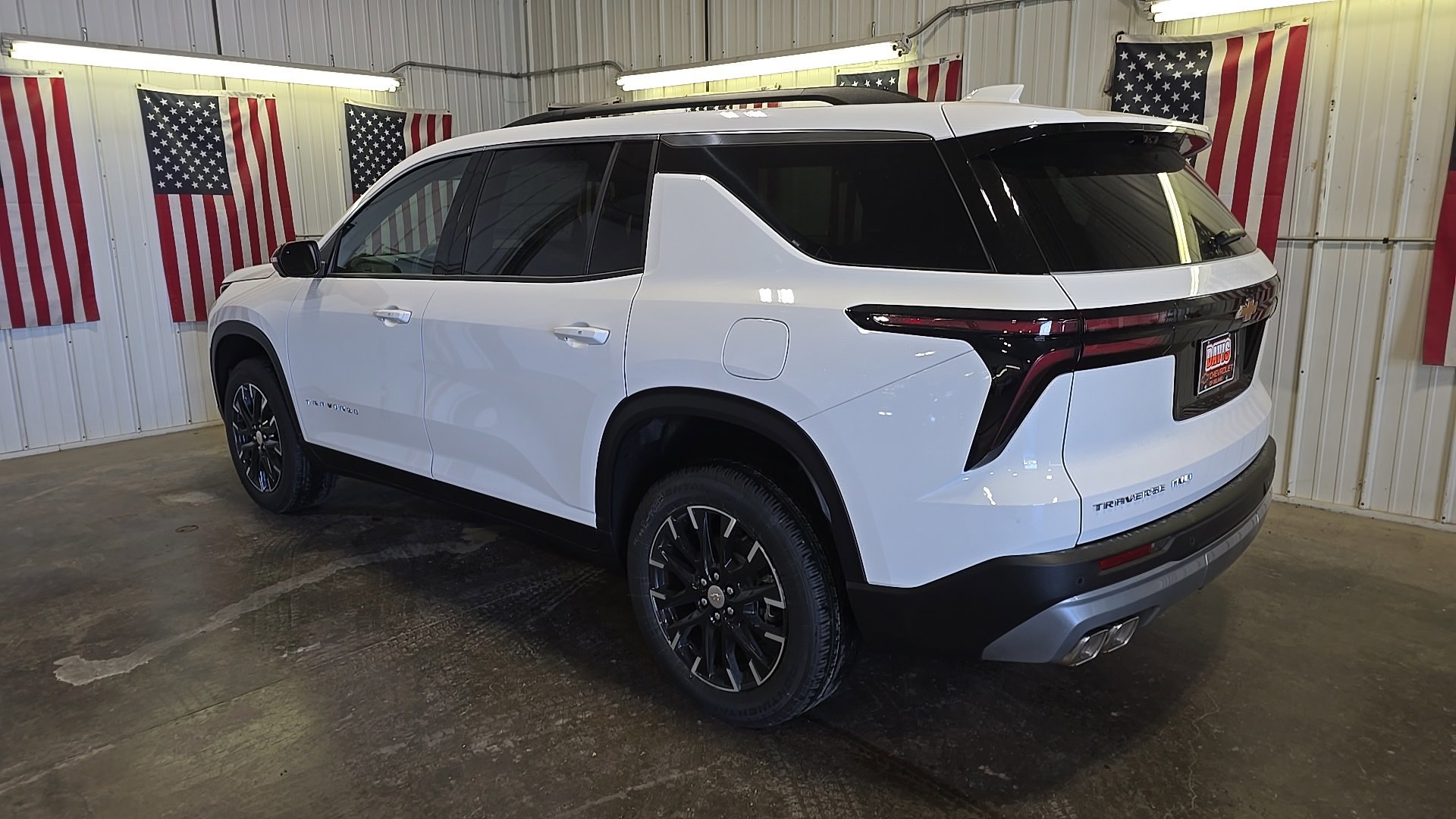 New 2026 Chevrolet Traverse LT w/ Sun and Wheel Package AWD/4WD image 2