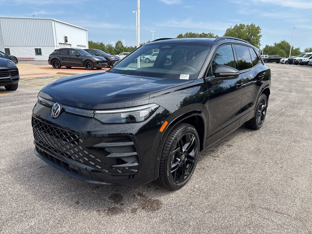 New 2025 Volkswagen Tiguan SE R-Line