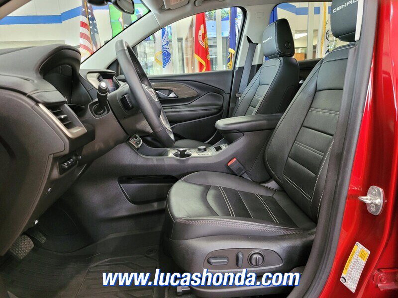 Used 2023 GMC Terrain Denali w/ Denali Premium Package image 7