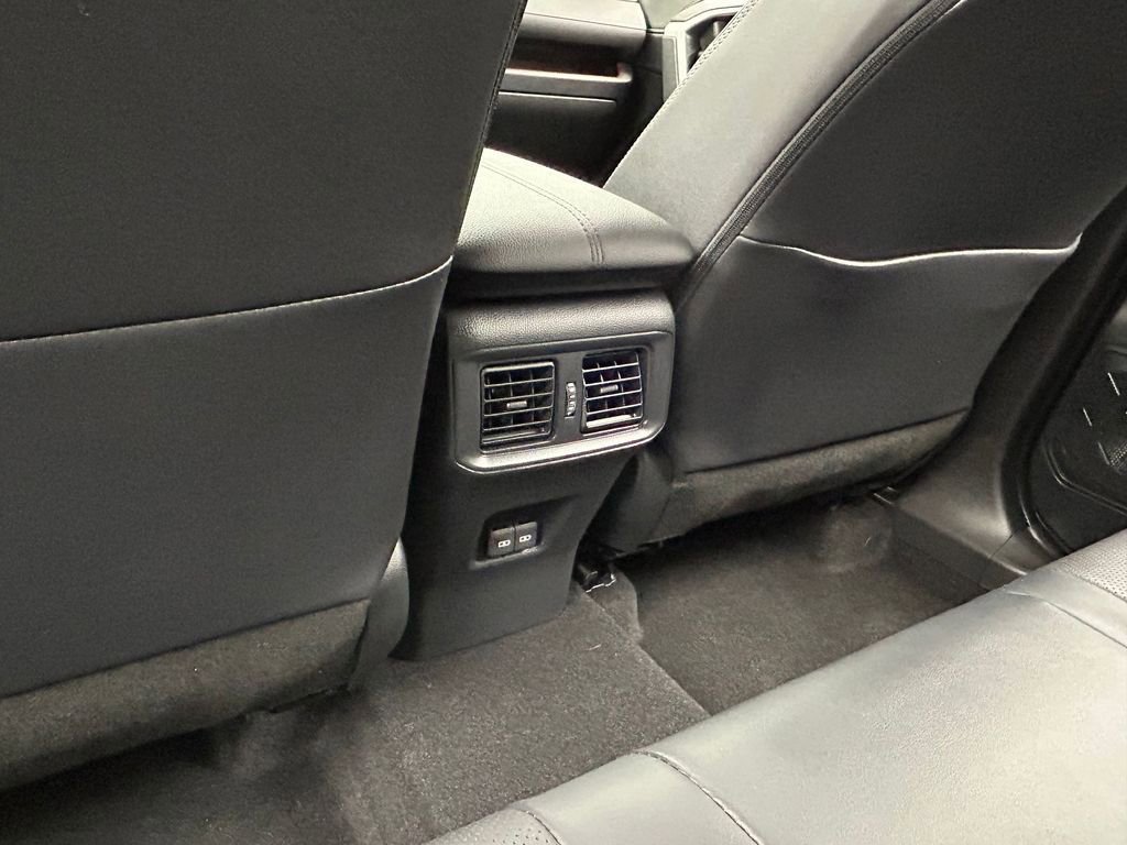 Used 2025 Toyota RAV4 Limited image 38