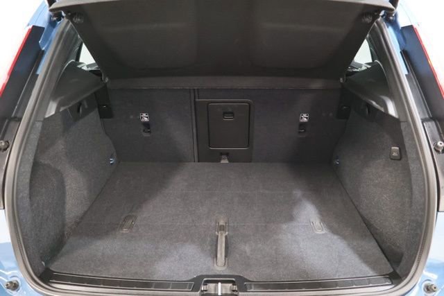 Used 2025 Volvo XC40 B5 Plus AWD/4WD image 34