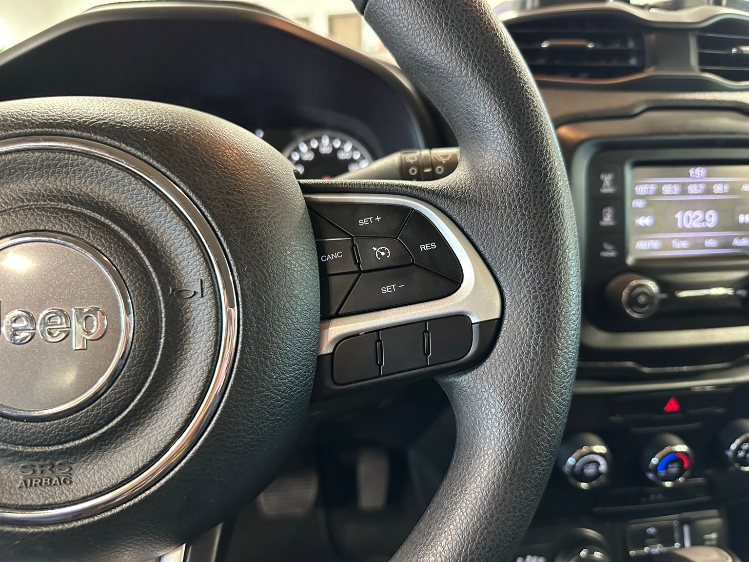 Used 2020 Jeep Renegade Sport image 18