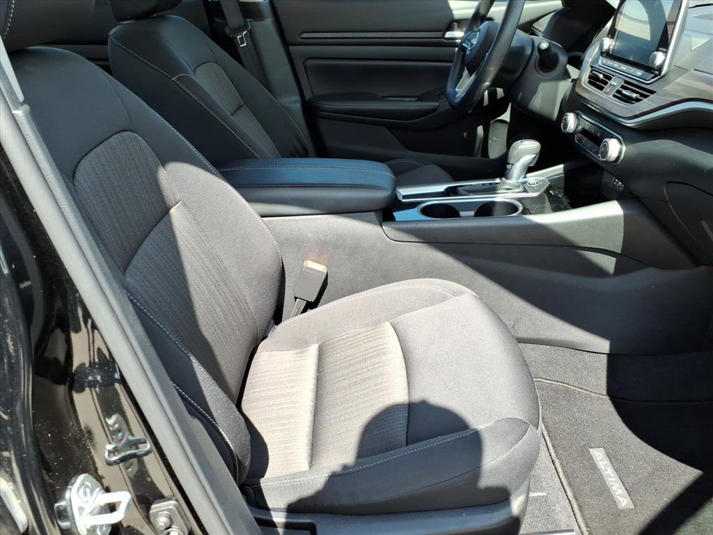 Used 2024 Nissan Altima 2.5 SV image 17