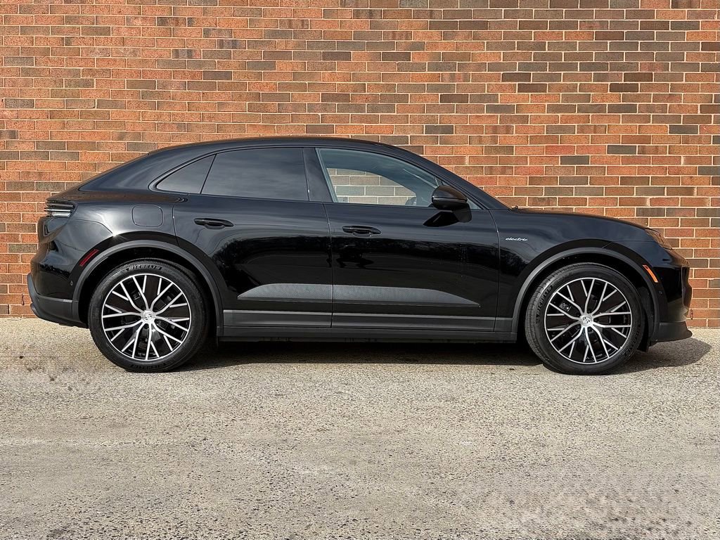 New 2026 Porsche Macan 4 Electric AWD/4WD image 8