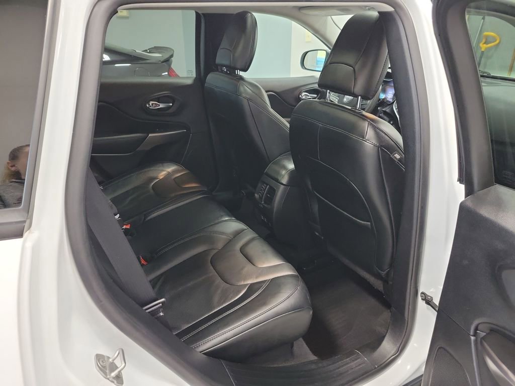 Used 2022 Jeep Cherokee Latitude Lux w/ Sun & Sound Group image 13