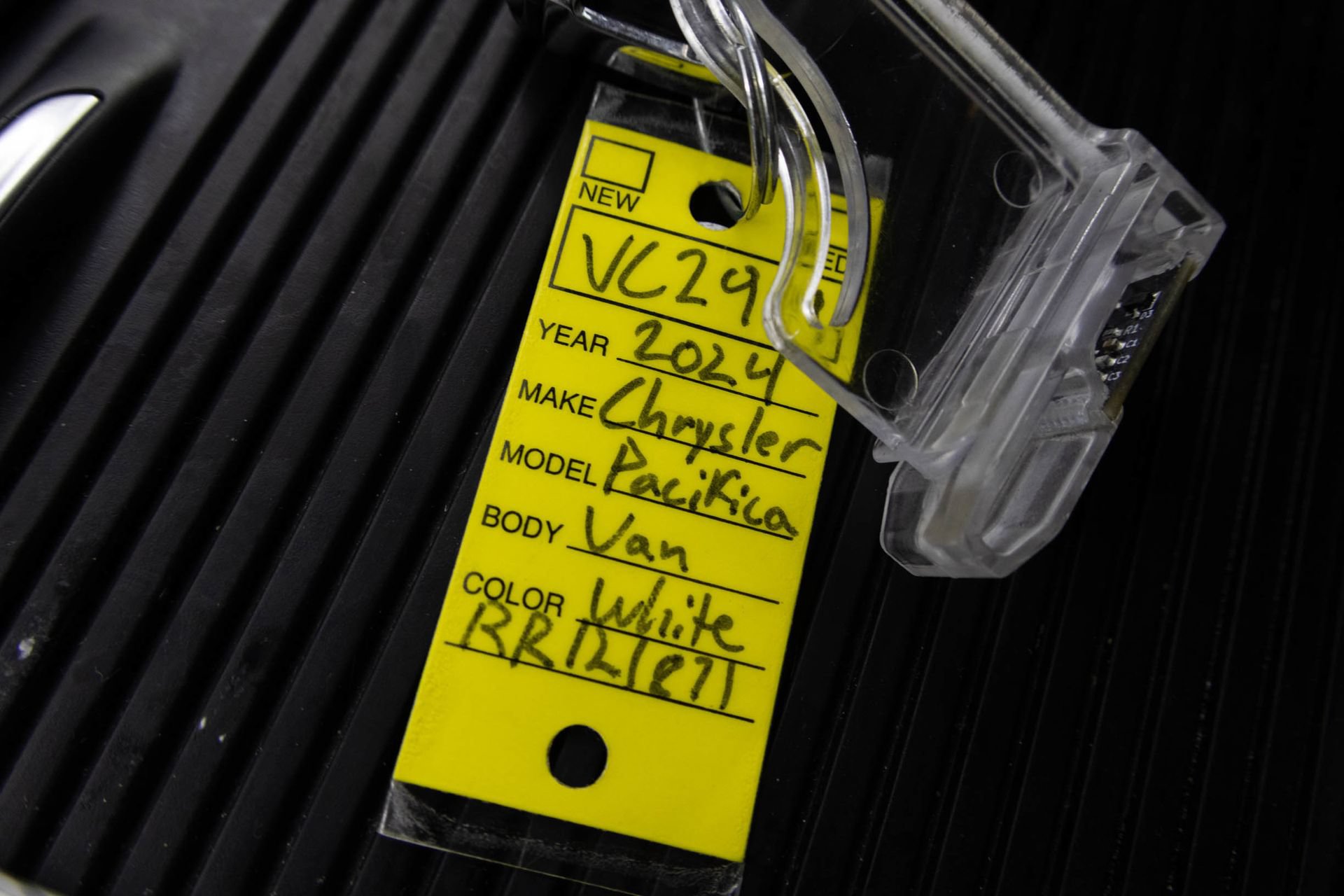 Used 2024 Chrysler Pacifica Limited FWD image 34
