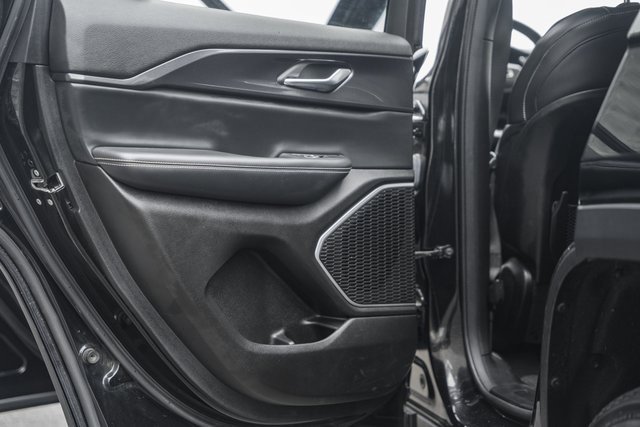 Used 2022 Jeep Grand Cherokee Altitude image 39