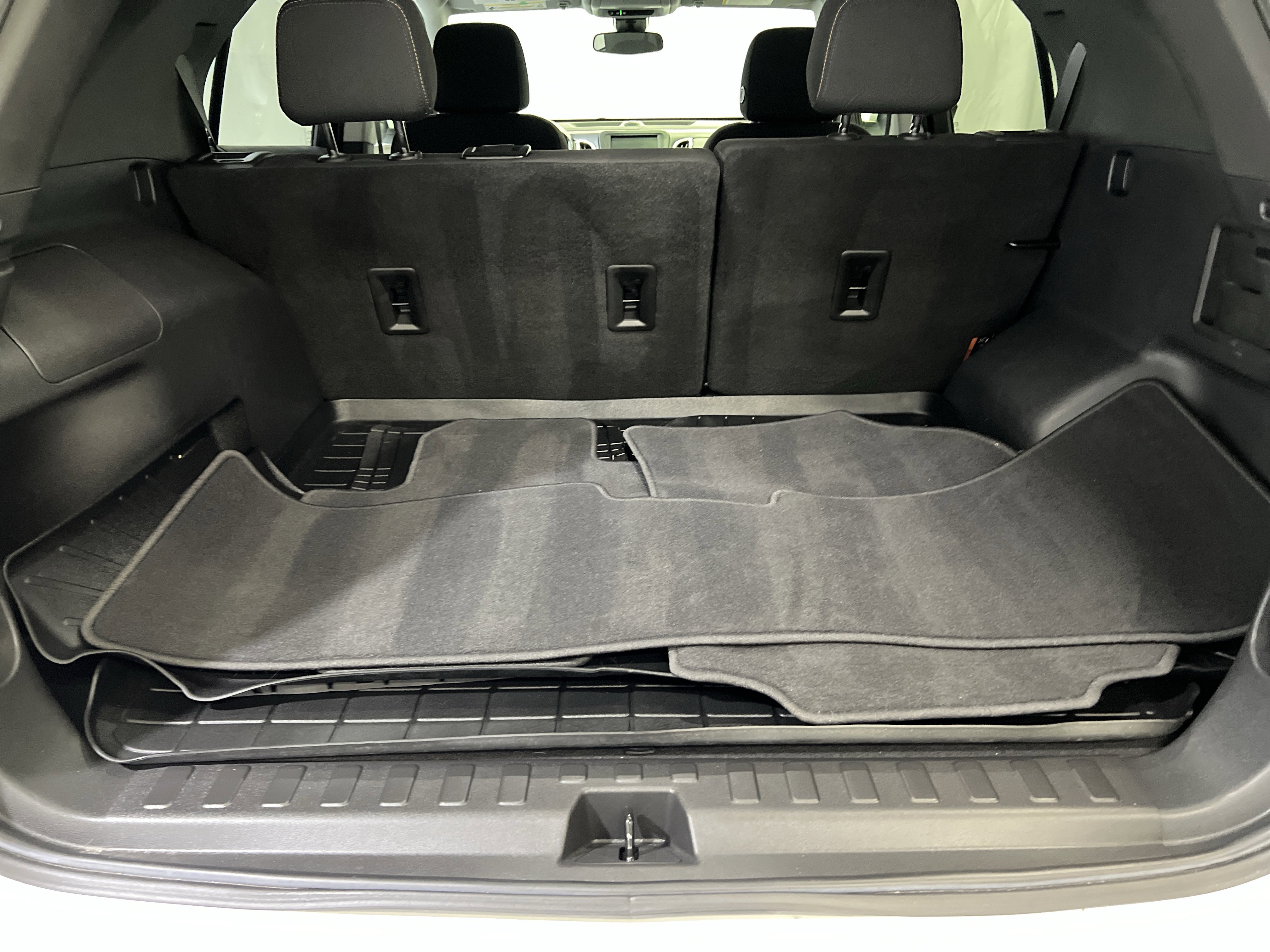 Used 2021 Chevrolet Equinox LT FWD image 14