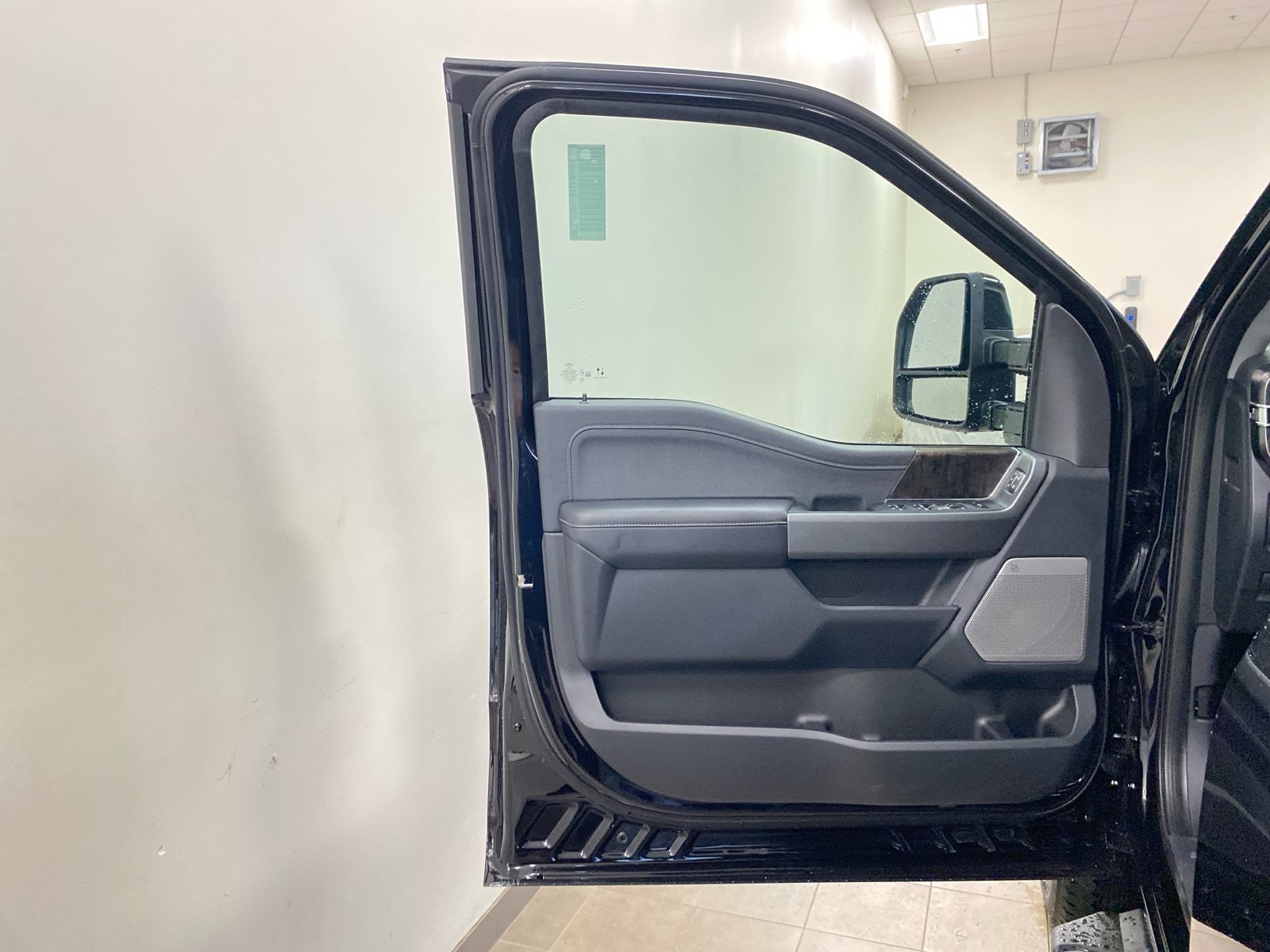 New 2026 Ford F250 Lariat w/ Black Appearance Package AWD/4WD image 15