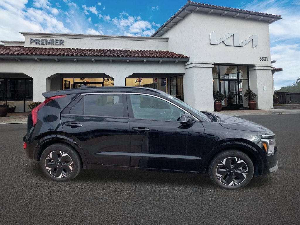 Certified 2024 Kia Niro Wind FWD image 5