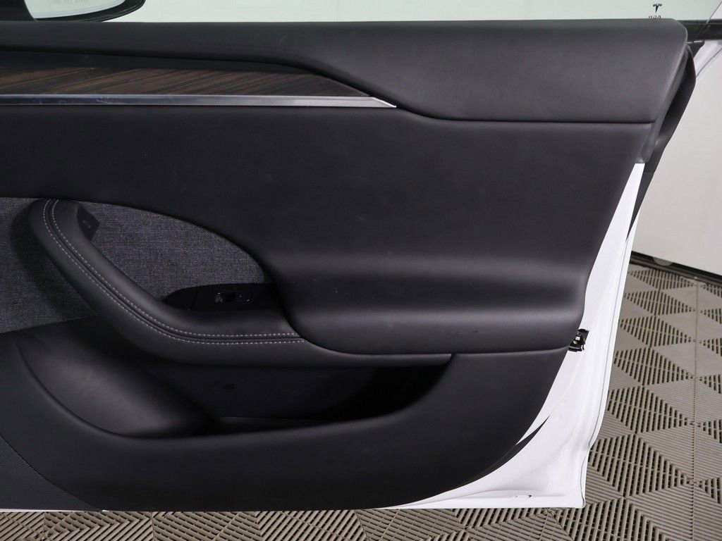 Used 2022 Tesla Model S image 24