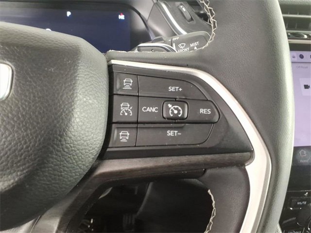 Used 2023 Jeep Grand Cherokee Limited image 26