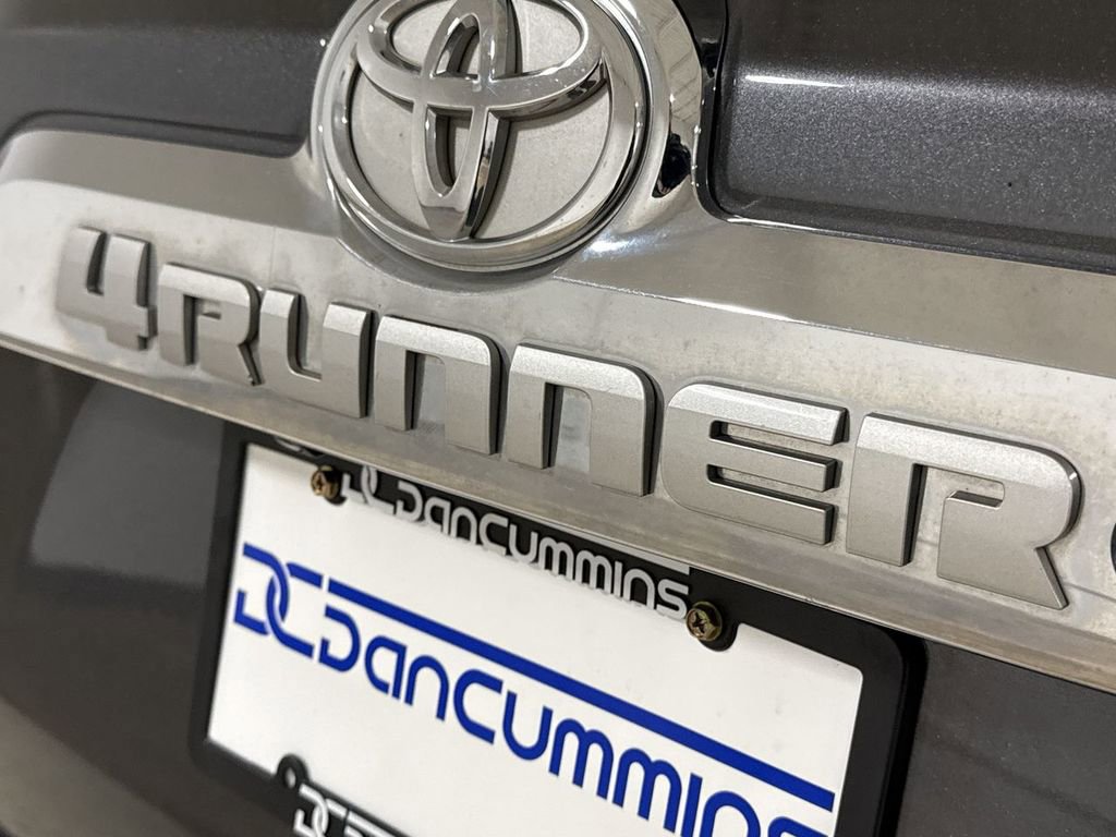 Used 2010 Toyota 4Runner SR5 AWD/4WD image 26