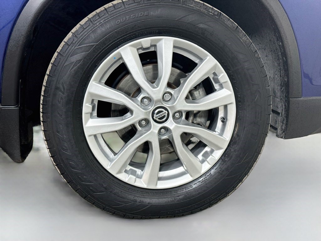Used 2020 Nissan Rogue SV FWD image 31