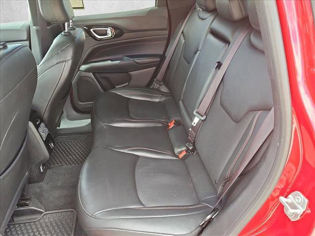 Used 2025 Jeep Compass Trailhawk AWD/4WD image 18