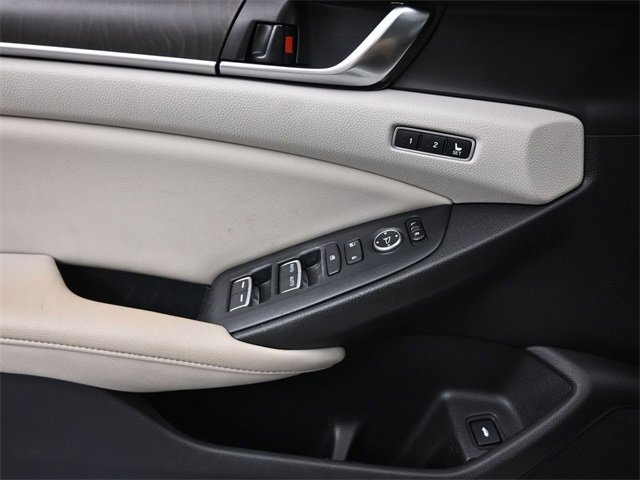 Used 2020 Honda Accord Touring image 26
