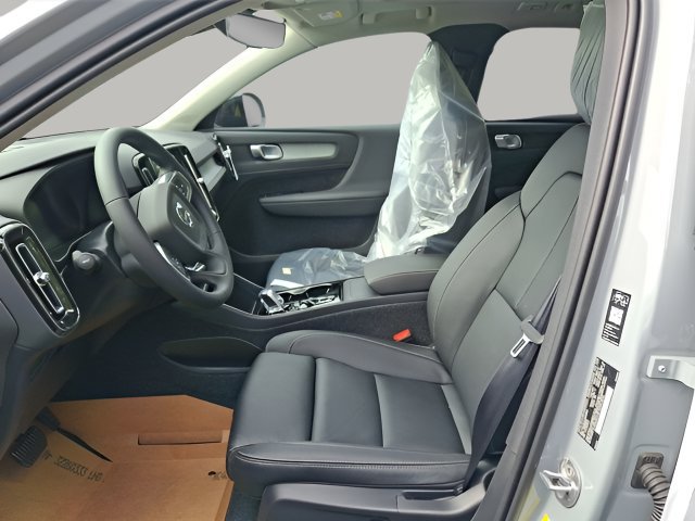 New 2026 Volvo XC40 B5 Plus w/ Protection Package Premier AWD/4WD image 5