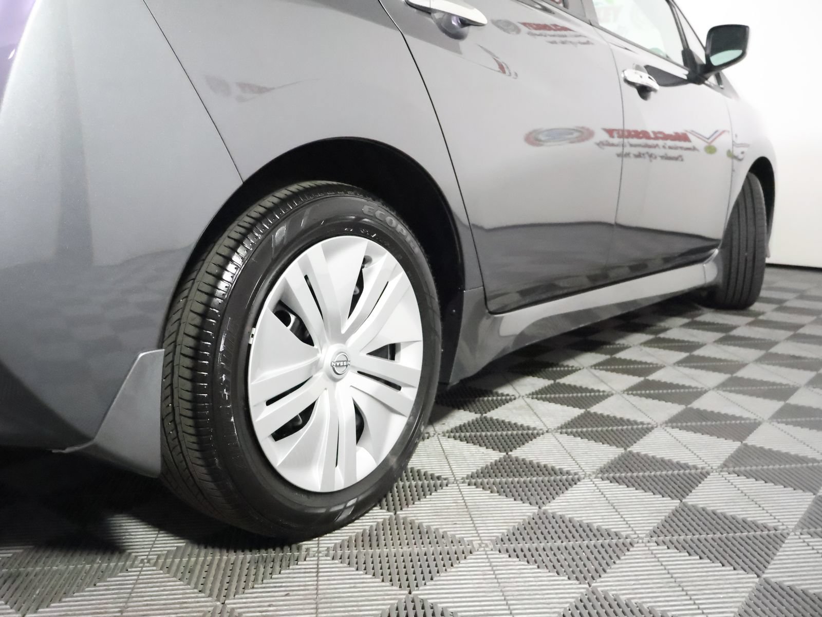 Used 2025 Nissan Leaf S FWD image 11