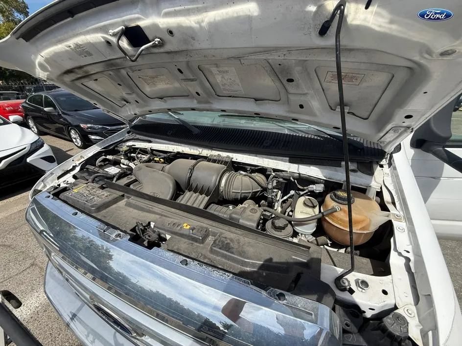 Used 2015 Ford E-350 and Econoline 350 Super Duty RWD image 23