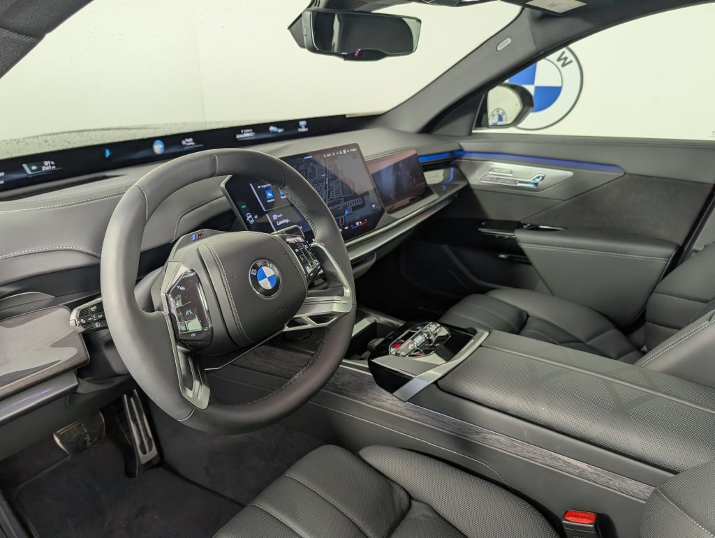 New 2027 BMW i7 xDrive60 w/ M Sport Professional Package AWD/4WD image 11