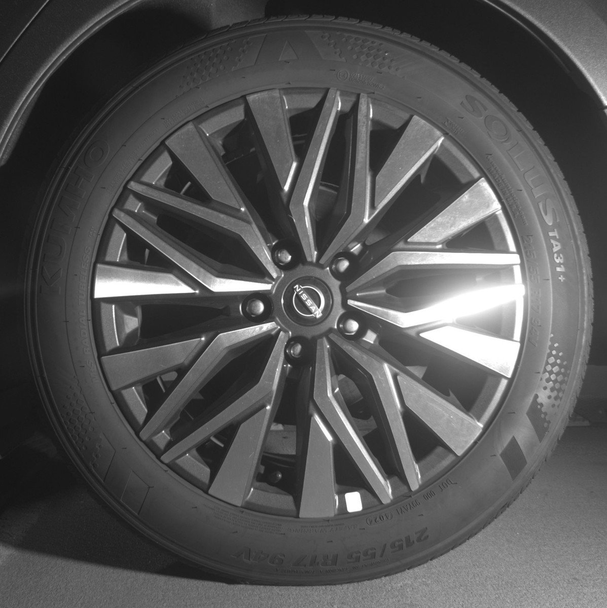 Used 2025 Nissan Altima 2.5 SV FWD image 14