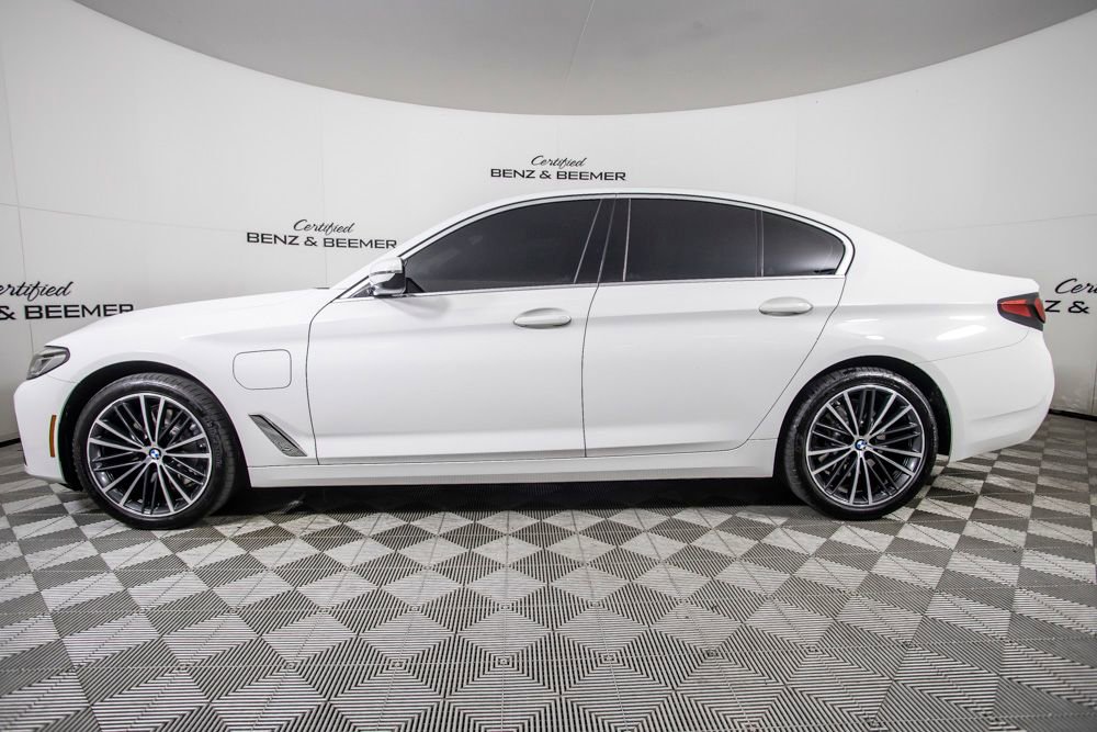 Used 2021 BMW 530e w/ Convenience Package image 9