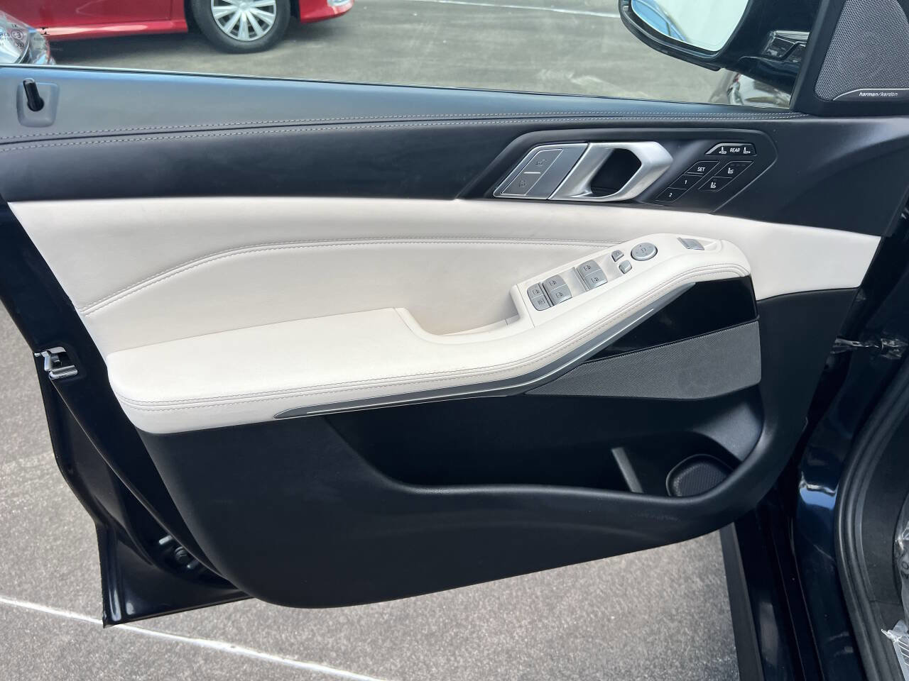 Used 2019 BMW X7 xDrive50i w/ Dynamic Handling Package image 18