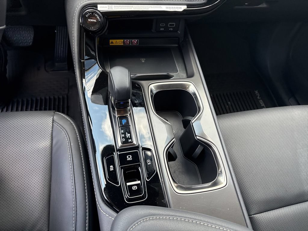 Certified 2025 Lexus NX 250 FWD w/ Accessory Package (2T) image 18