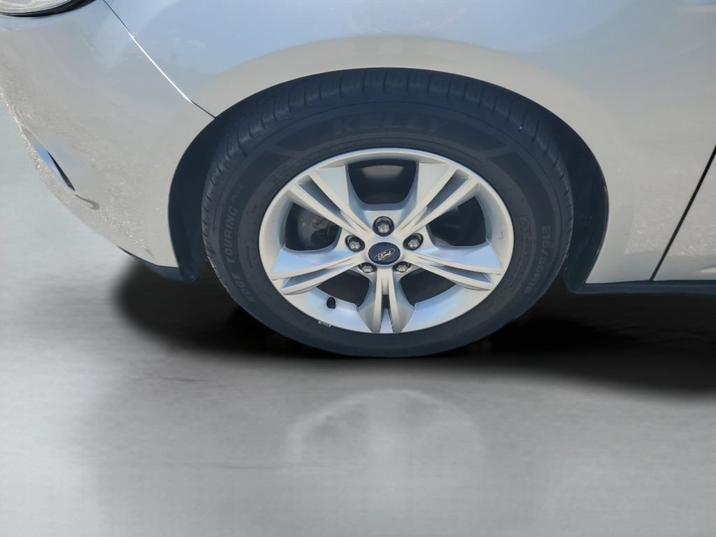 Used 2014 Ford Focus SE FWD image 25