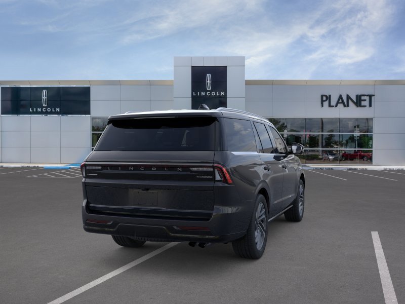 New 2026 Lincoln Navigator Reserve AWD/4WD image 8