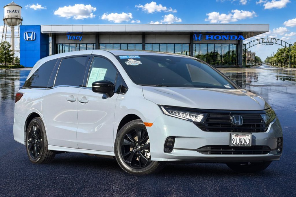 Certified 2024 Honda Odyssey Sport image 2