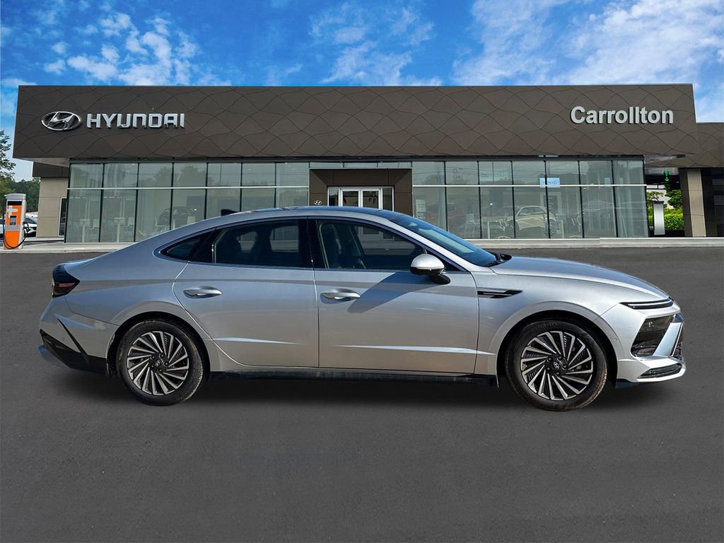 New 2025 Hyundai Sonata Limited image 4