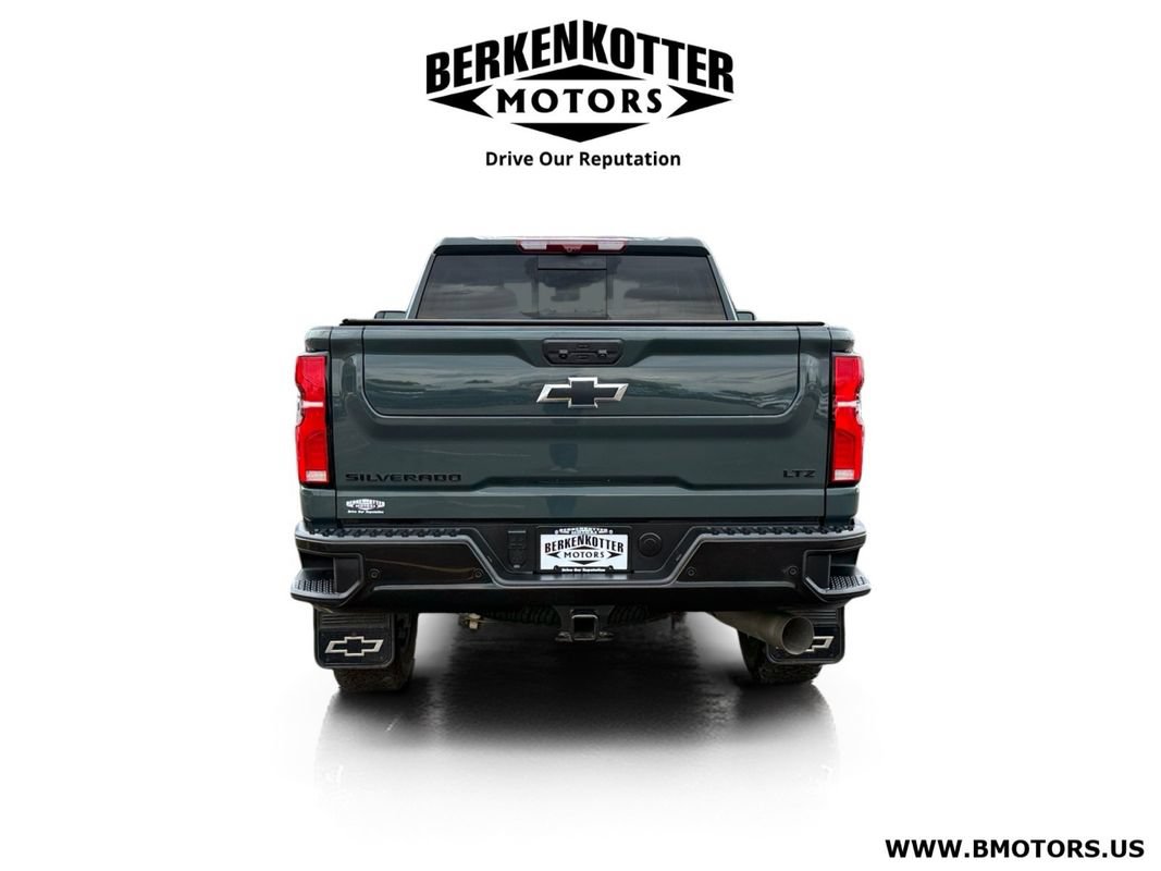 Used 2025 Chevrolet Silverado 3500 LTZ w/ LTZ Plus Package AWD/4WD image 4