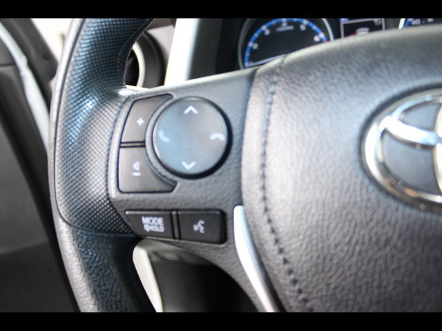 Used 2018 Toyota RAV4 LE w/ All Weather Liner Package AWD/4WD image 20