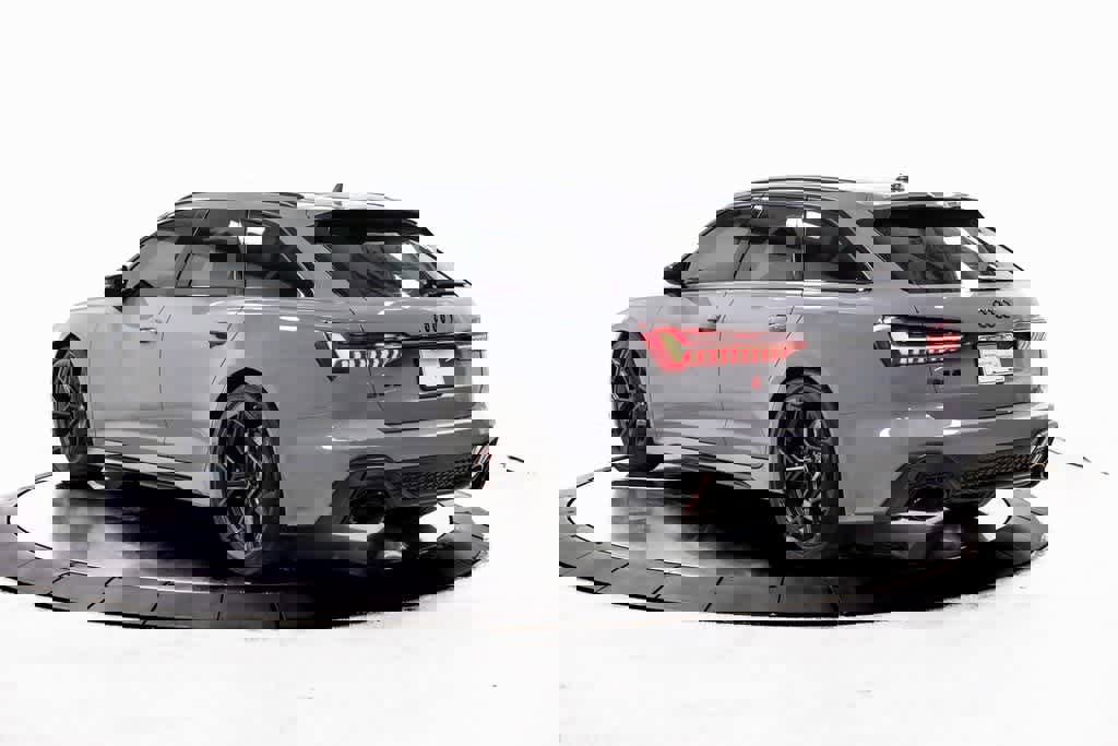 Used 2025 Audi RS 6 performance image 3