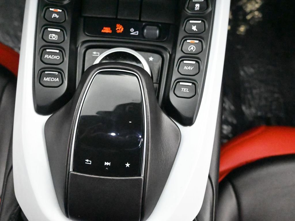 Used 2019 Aston Martin V8 Vantage Coupe image 27