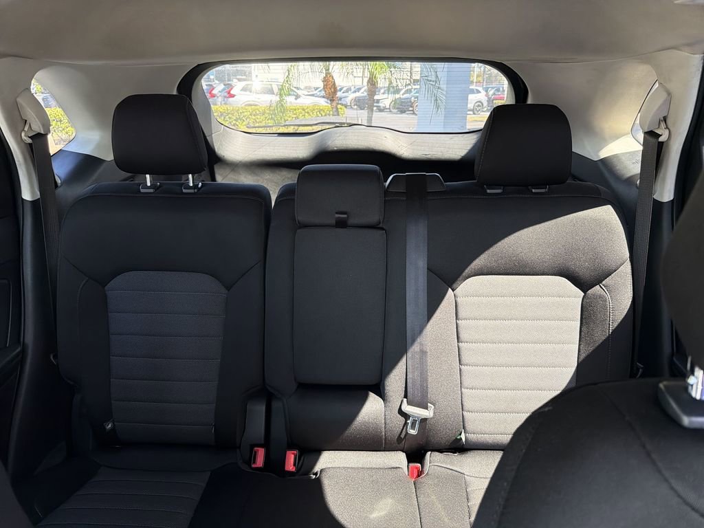 Used 2021 Ford Edge SE image 14