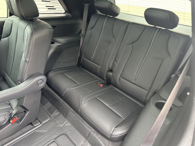 New 2026 Cadillac Vistiq Sport w/ LPO, Floor Liner Package image 27