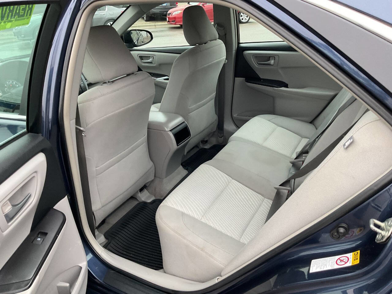 Used 2016 Toyota Camry LE image 25