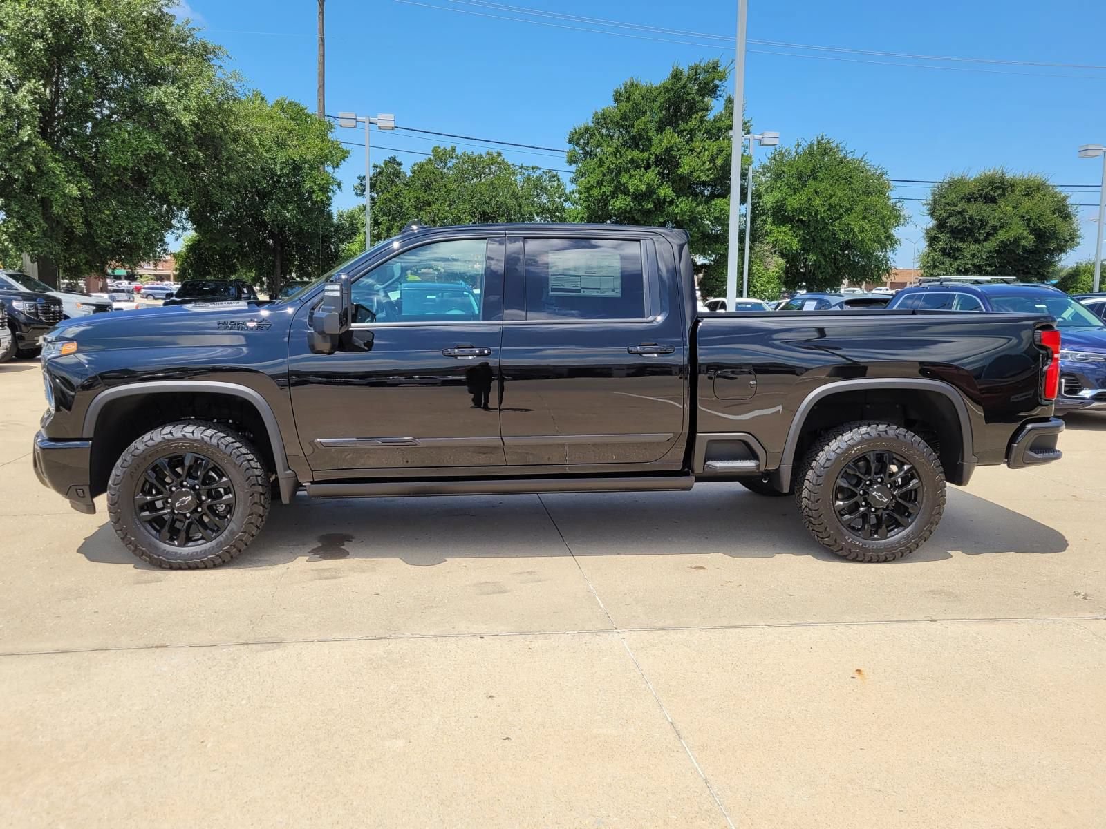 New 2026 Chevrolet Silverado 2500 High Country w/ High Country Premium Package AWD/4WD video 2