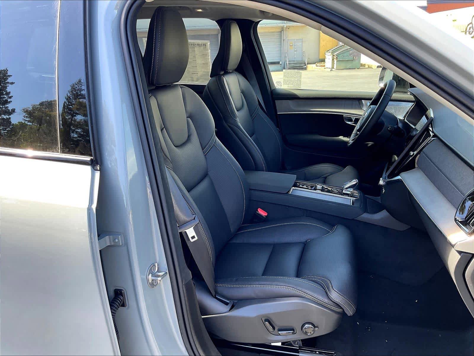 New 2026 Volvo XC90 T8 Ultra w/ Lounge Package AWD/4WD image 32