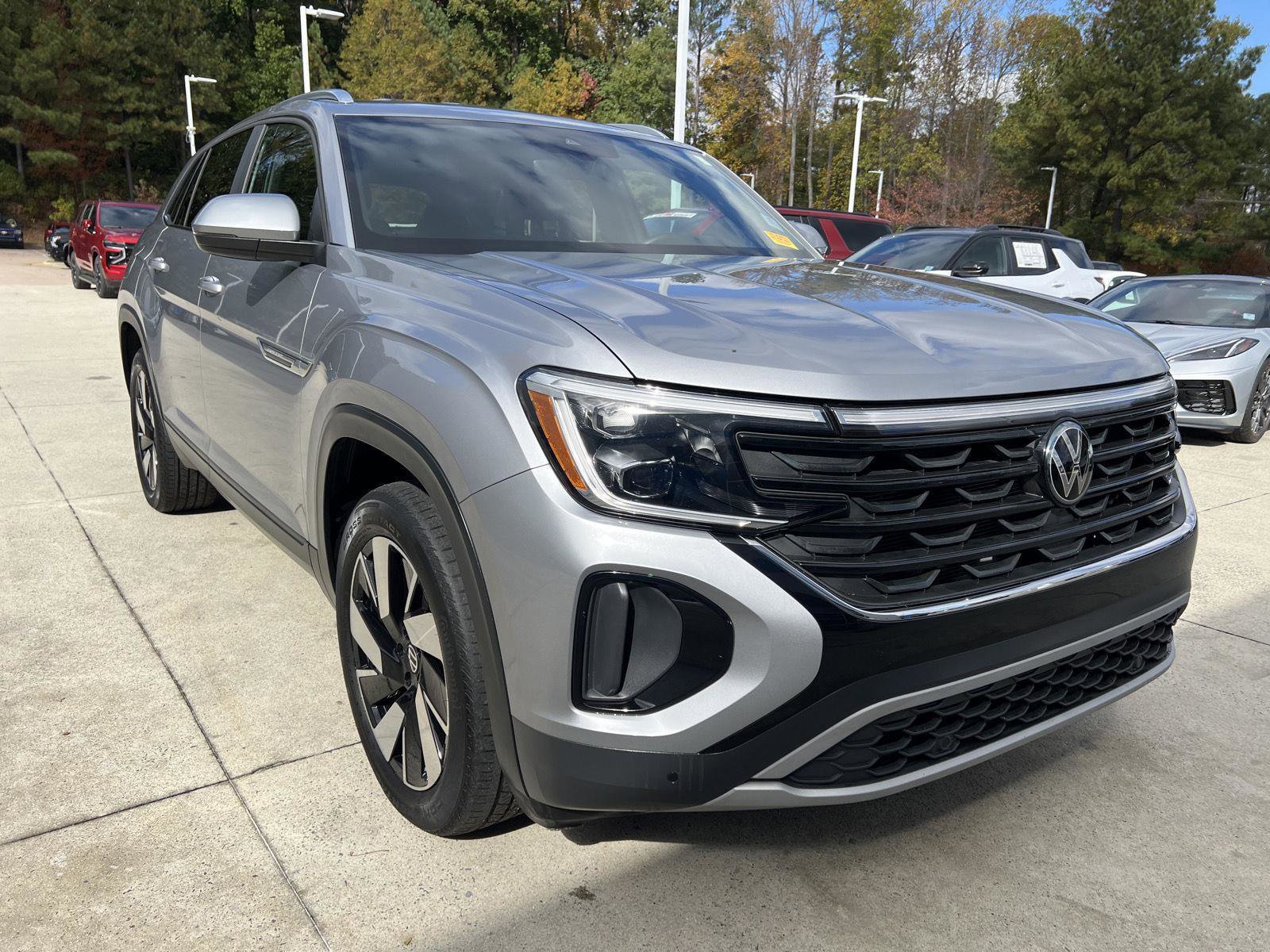 Used 2024 Volkswagen Atlas Cross Sport SE image 42