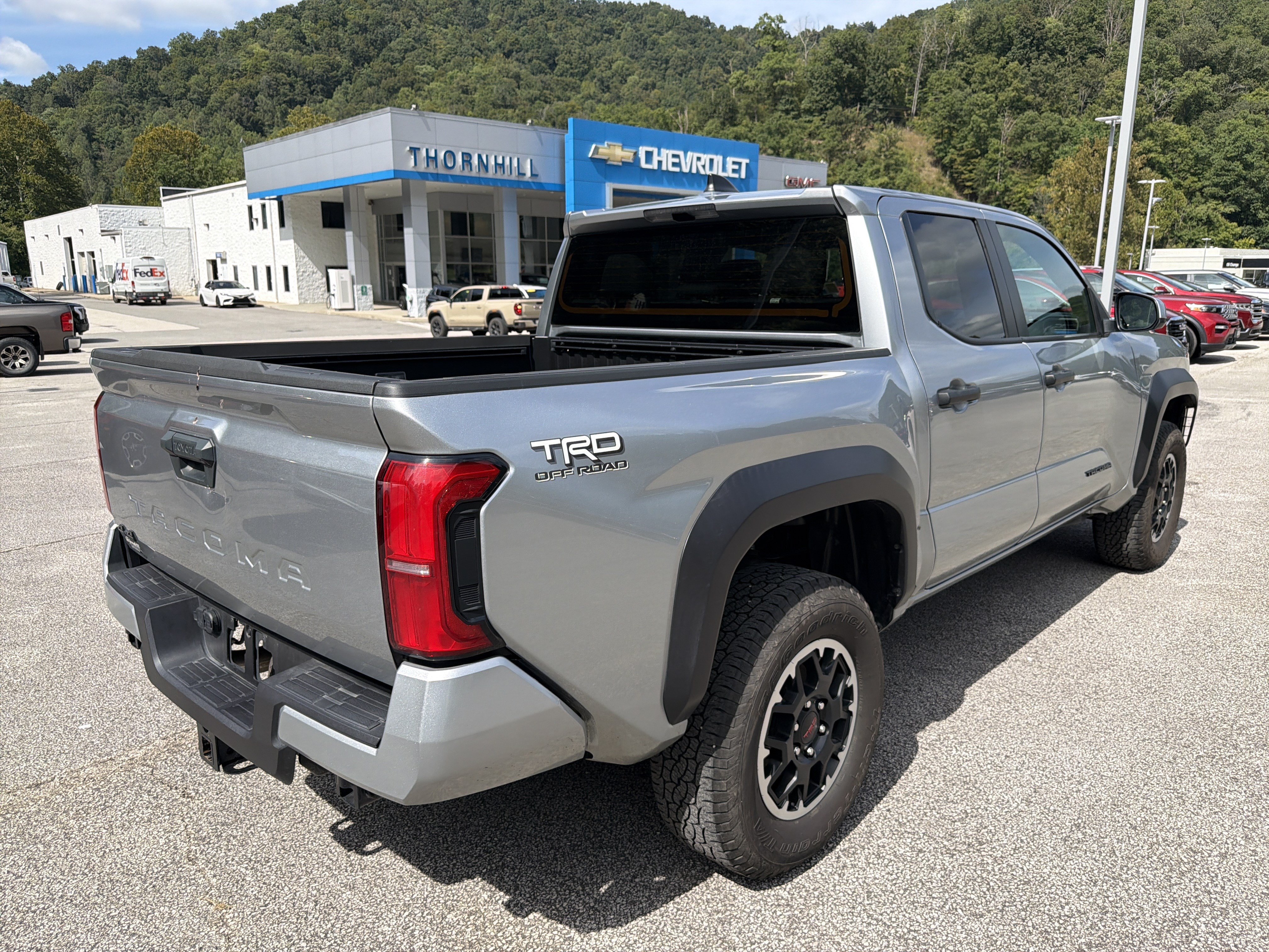 Used 2025 Toyota Tacoma TRD Off-Road AWD/4WD image 8