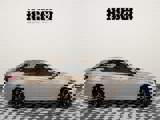 Used 2025 Nissan Altima 2.5 SR FWD image 2