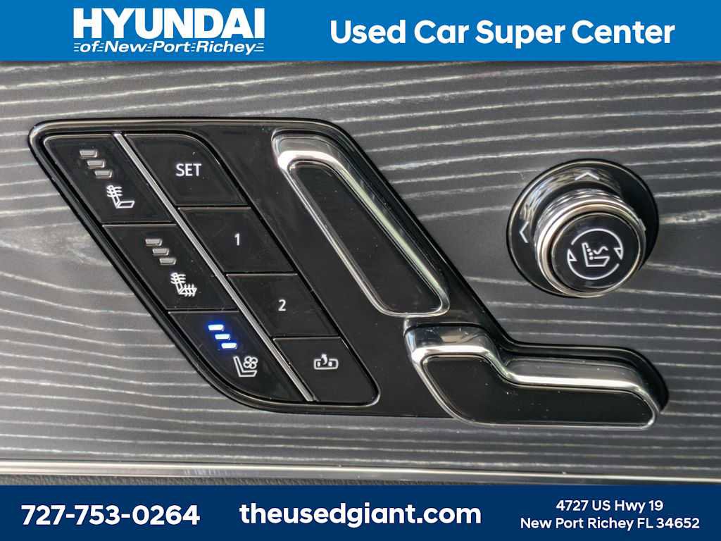 Used 2024 Cadillac Lyriq Luxury RWD image 24